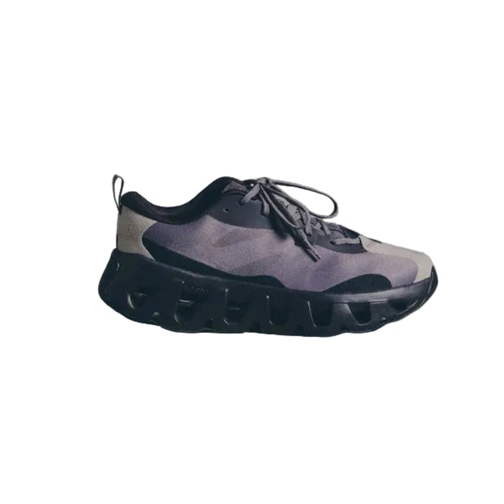 Kith x ON K-Tech Shark (preorder)
